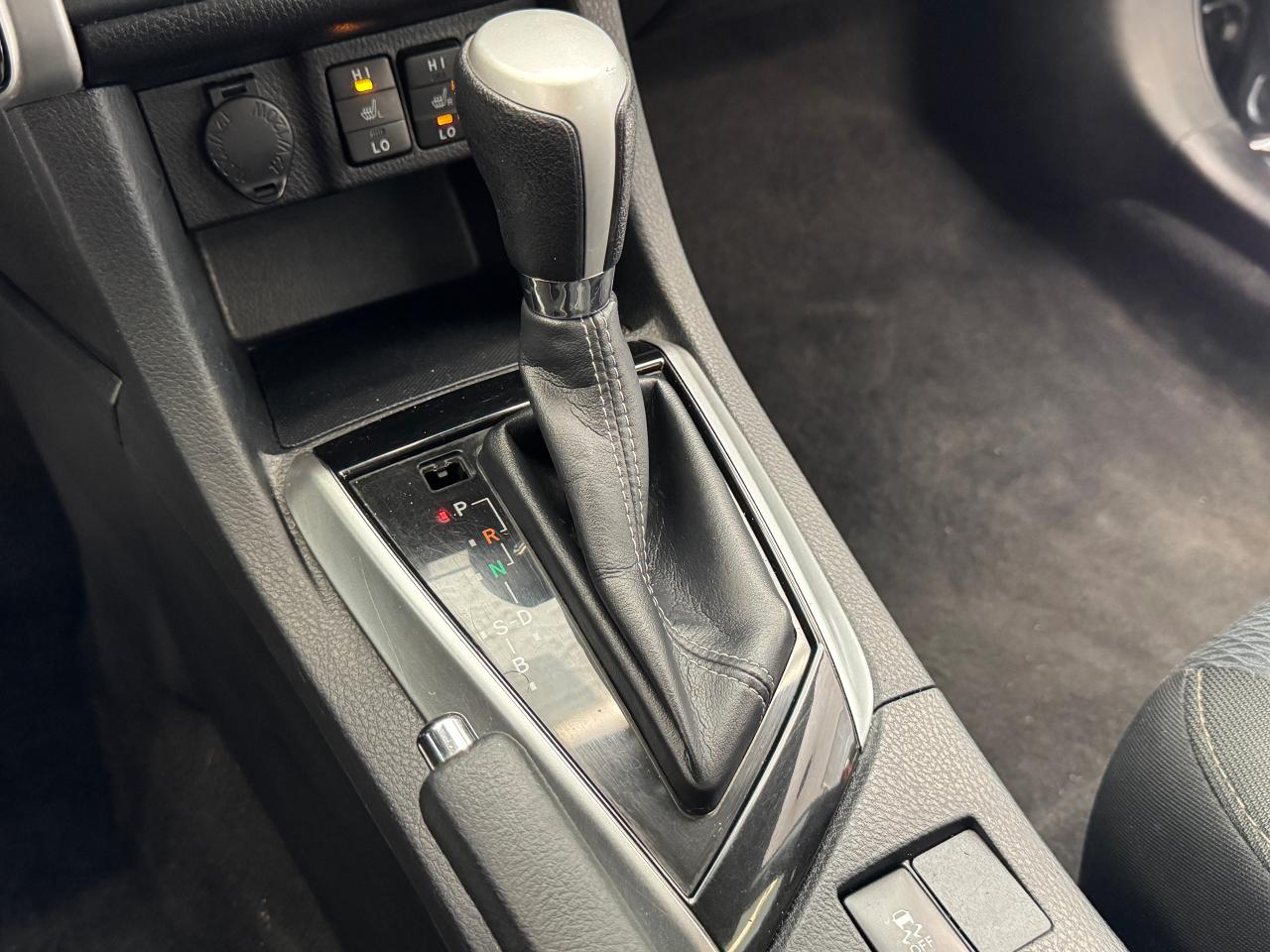 2017 Toyota Corolla LE+Camera+Adaptive Cruise+A/C+CLEAN CARFAX - Photo #30
