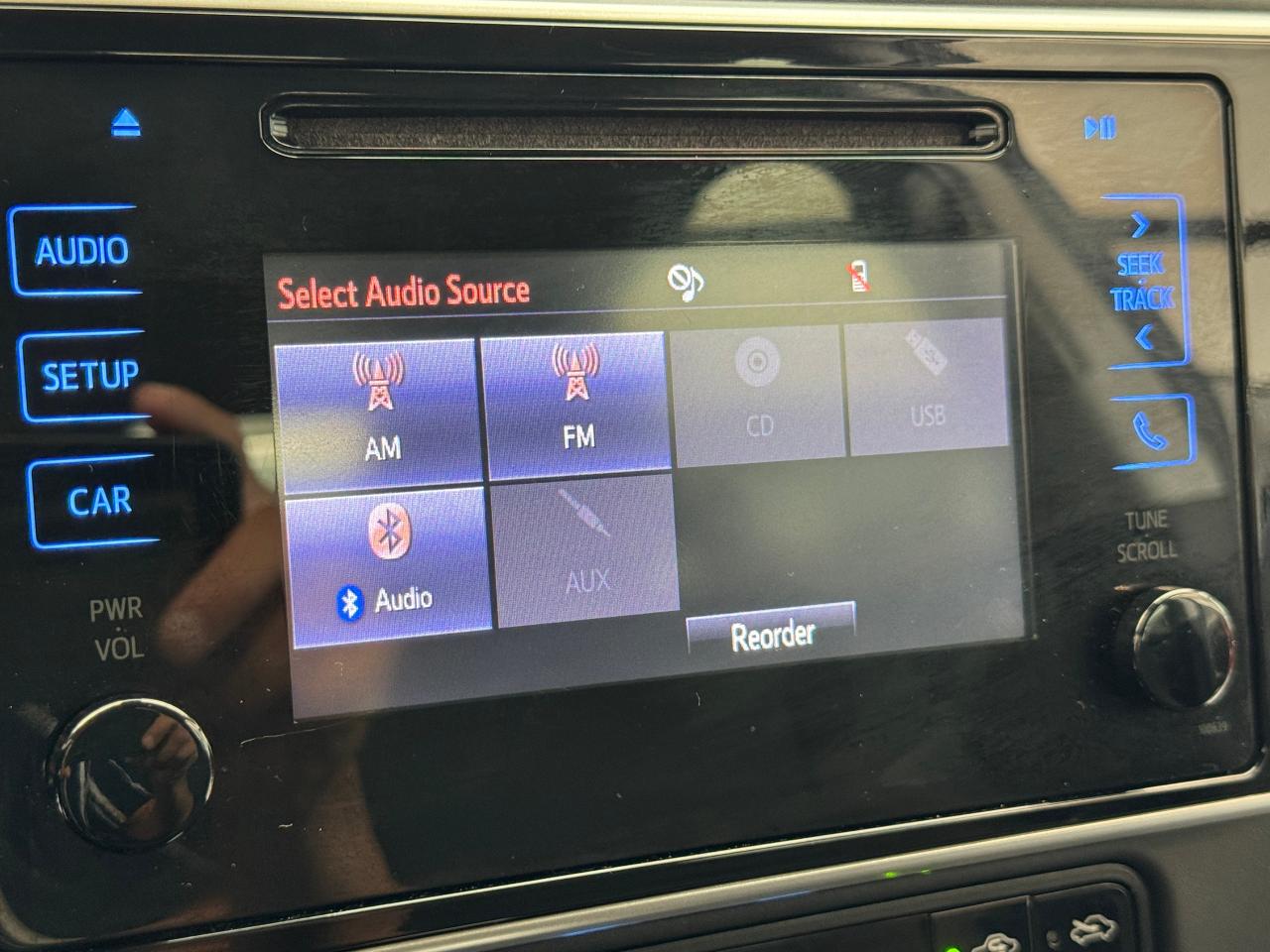 2017 Toyota Corolla LE+Camera+Adaptive Cruise+A/C+CLEAN CARFAX Photo79