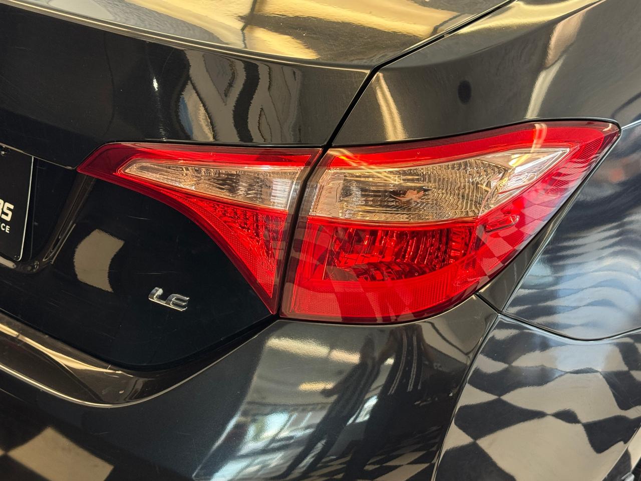 2017 Toyota Corolla LE+Camera+Adaptive Cruise+A/C+CLEAN CARFAX Photo52