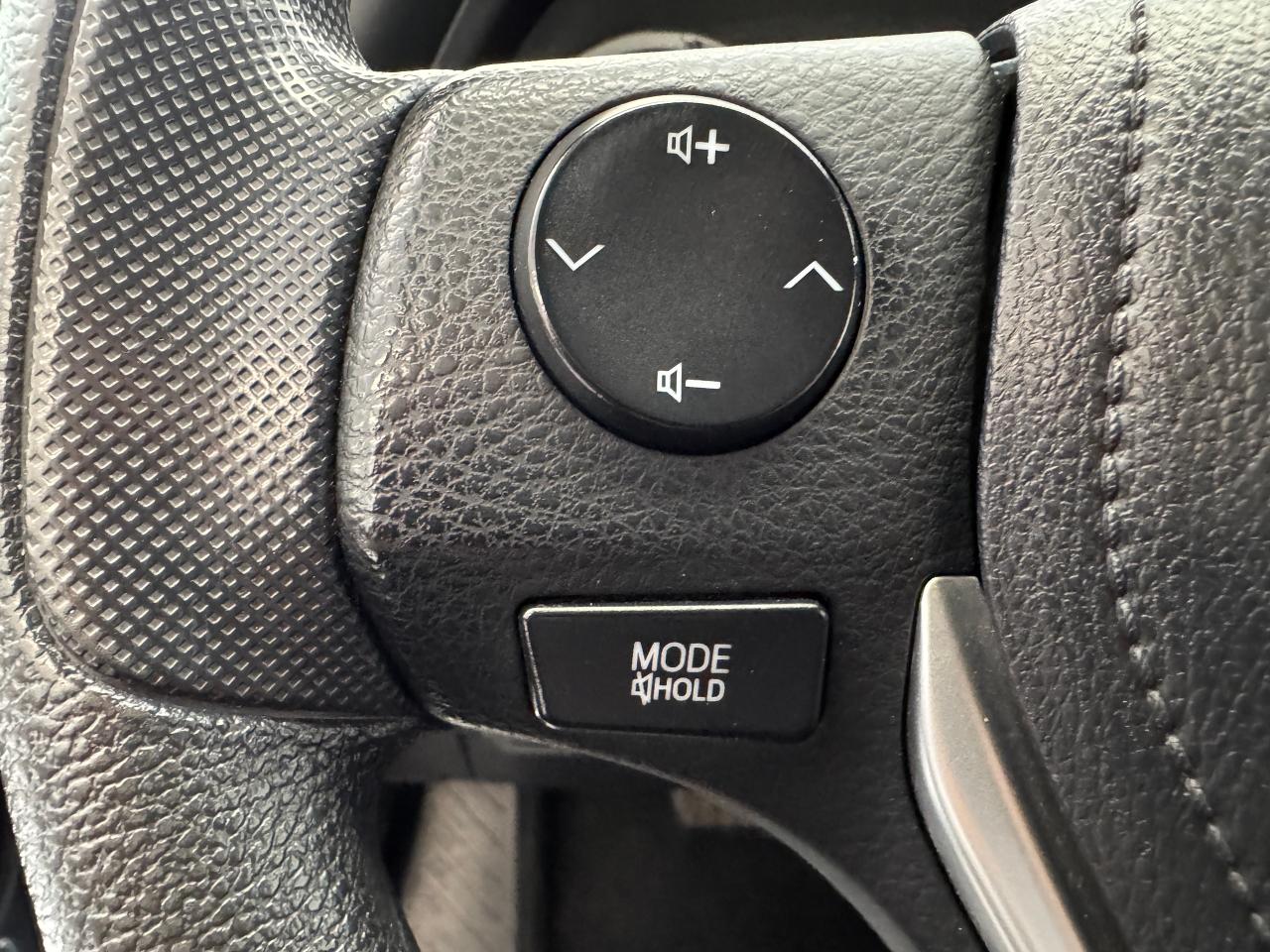 2017 Toyota Corolla LE+Camera+Adaptive Cruise+A/C+CLEAN CARFAX - Photo #38