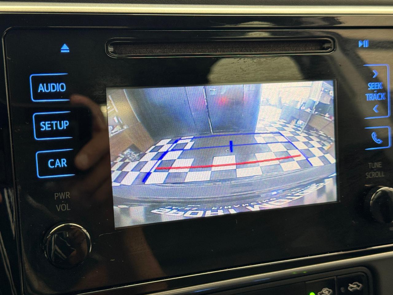 2017 Toyota Corolla LE+Camera+Adaptive Cruise+A/C+CLEAN CARFAX Photo15