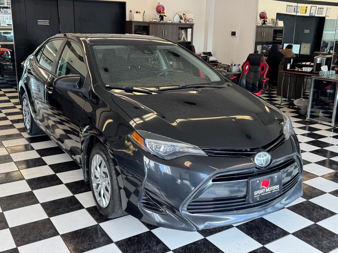 2017 Toyota Corolla LE+Camera+Adaptive Cruise+A/C+CLEAN CARFAX Photo8