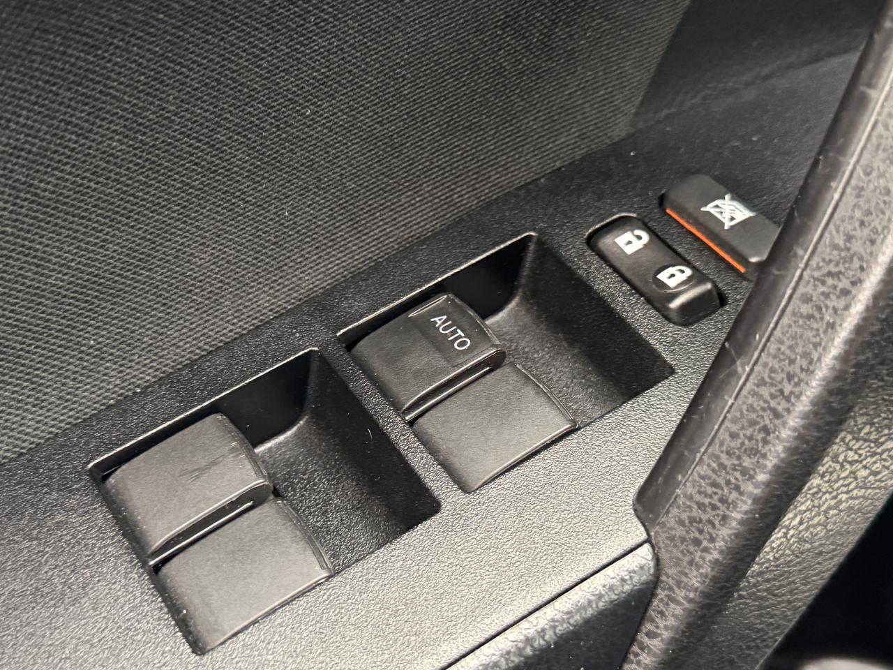 2017 Toyota Corolla LE+Camera+Adaptive Cruise+A/C+CLEAN CARFAX - Photo #42