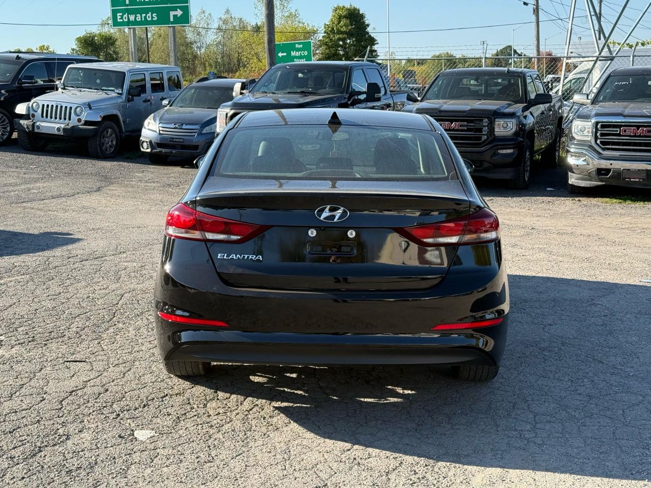 2018 Hyundai Elantra GLS - Photo #4