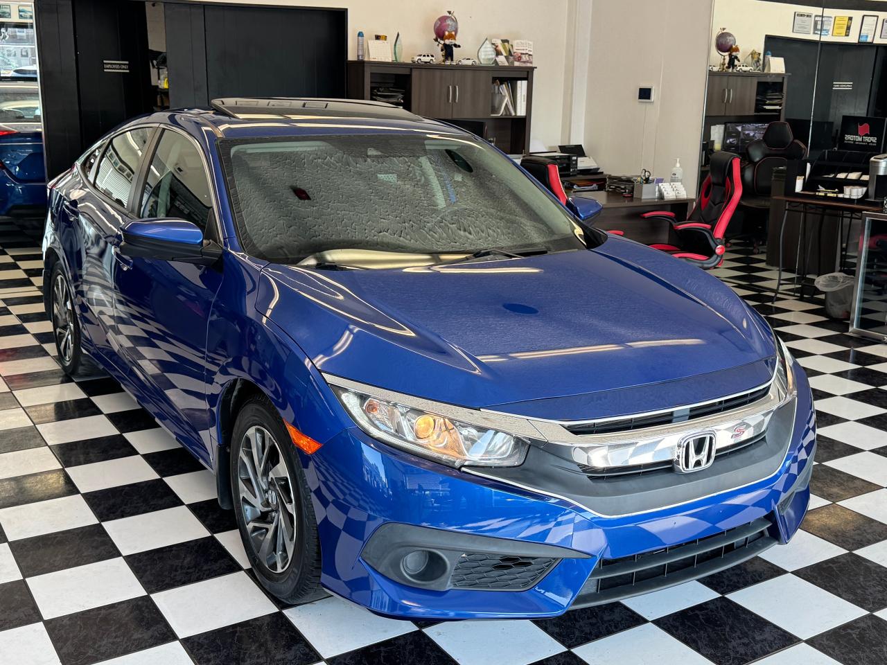 2017 Honda Civic EX+Sunroof+Camera+Remote Start+CLEAN CARFAX Photo10