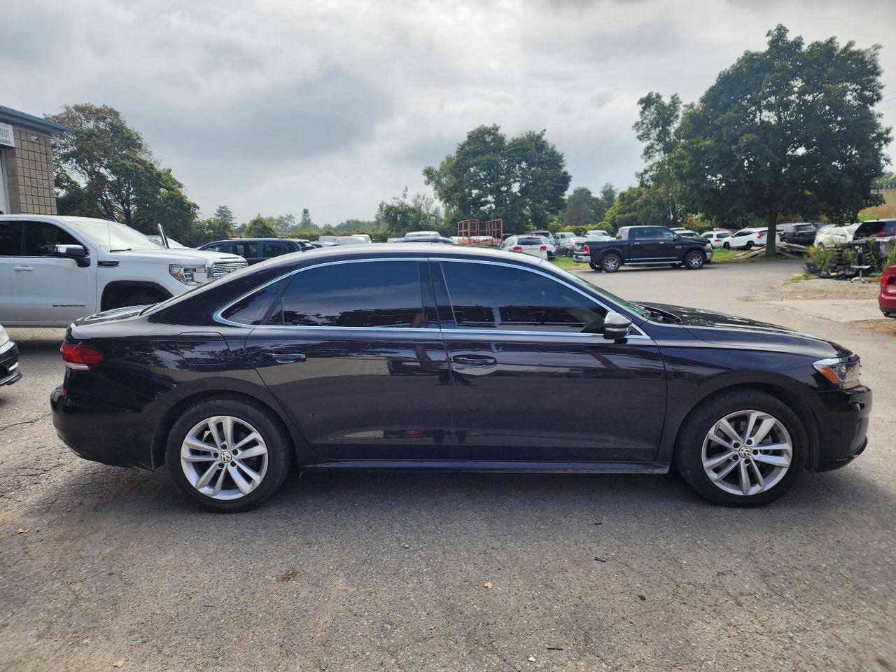 2021 Volkswagen Passat HIGHLINE l Clean Carfax l No Accidents Photo4