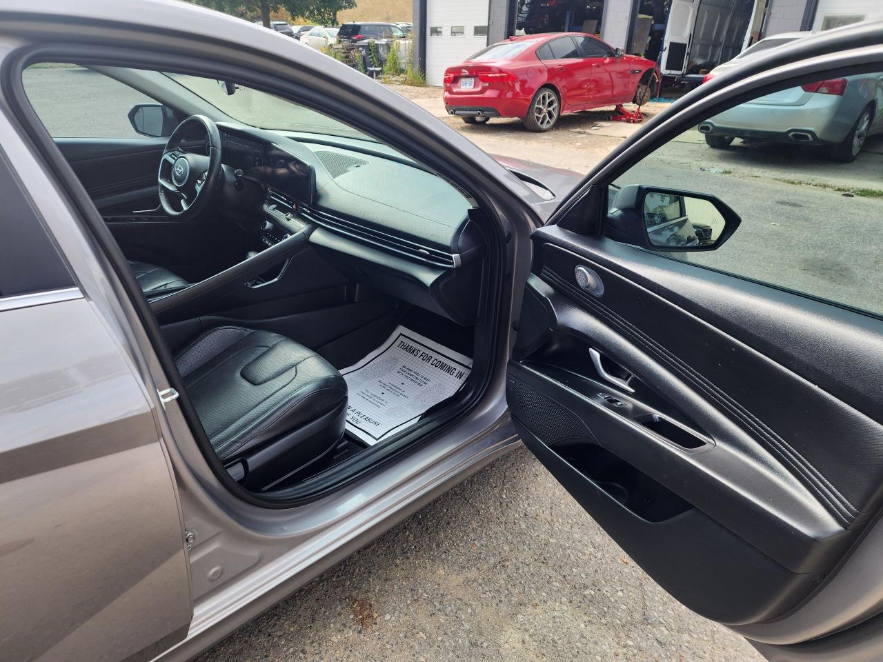 2023 Hyundai Elantra Luxury l Clean Carfax l No Accident l One Owner - Photo #16