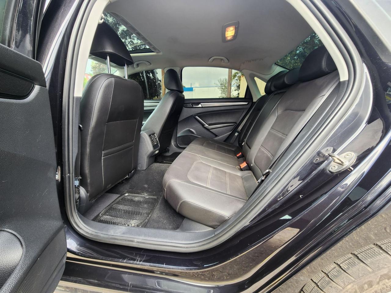 2021 Volkswagen Passat HIGHLINE l Clean Carfax l No Accidents