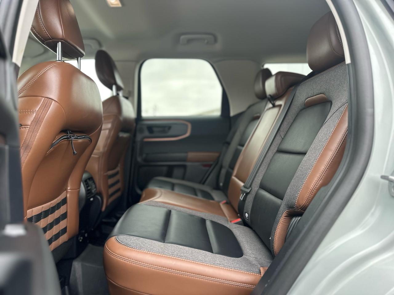 2022 Ford Bronco SPO OUTER BANKS 4X4 Photo5
