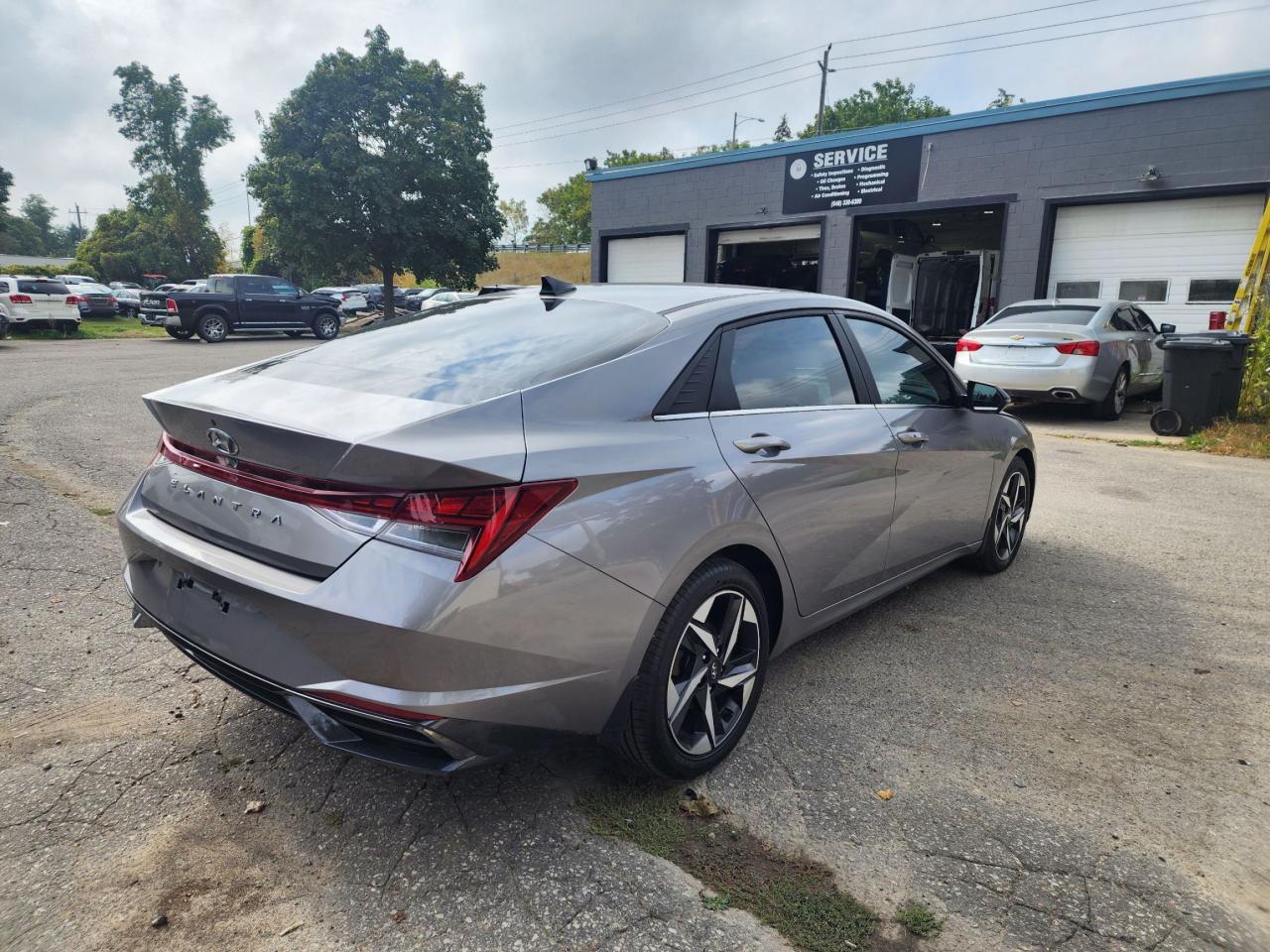 2023 Hyundai Elantra Luxury l Clean Carfax l No Accident l One Owner