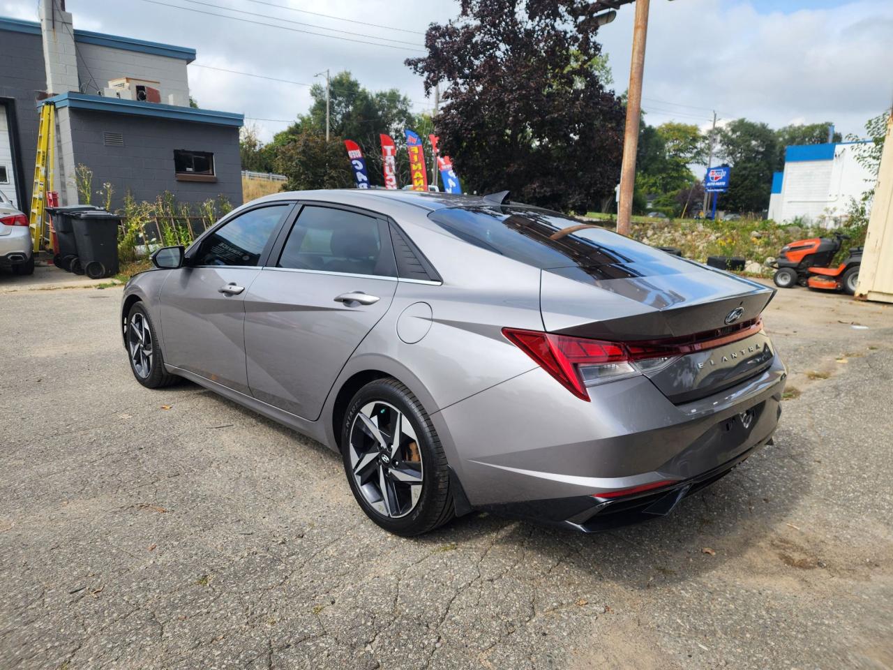 2023 Hyundai Elantra Luxury l Clean Carfax l No Accident l One Owner