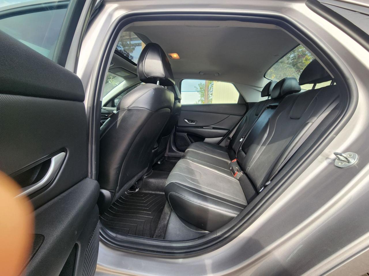 2023 Hyundai Elantra Luxury l Clean Carfax l No Accident l One Owner