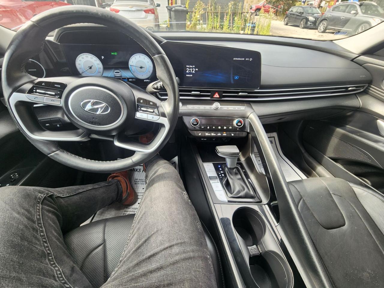 2023 Hyundai Elantra Luxury l Clean Carfax l No Accident l One Owner