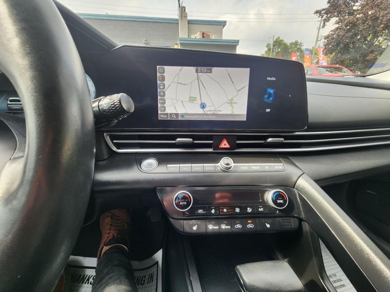 2023 Hyundai Elantra Luxury l Clean Carfax l No Accident l One Owner
