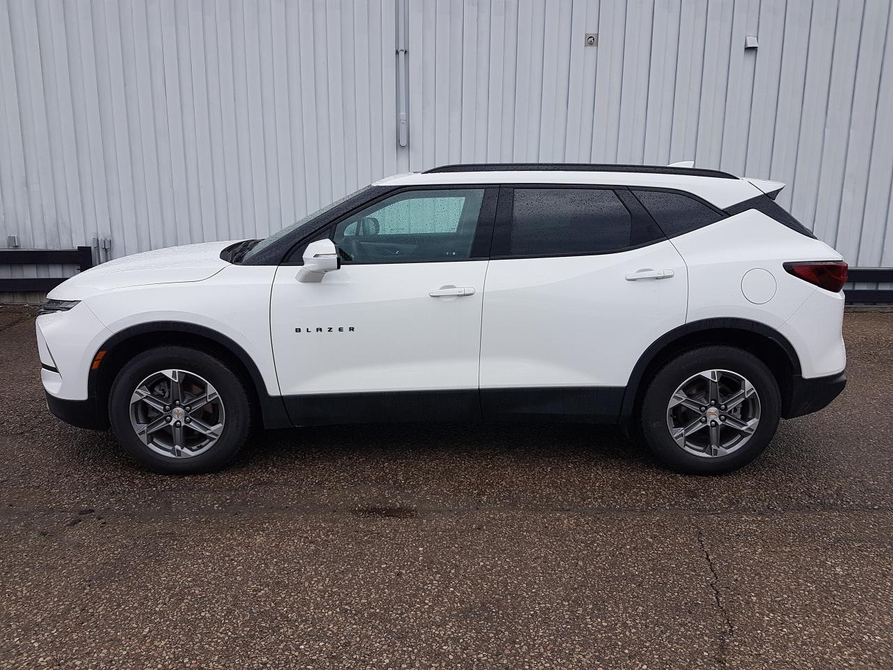 2023 Chevrolet Blazer LT V6 AWD *LEATHER-SUNROOF-NAVIGATION* Photo
