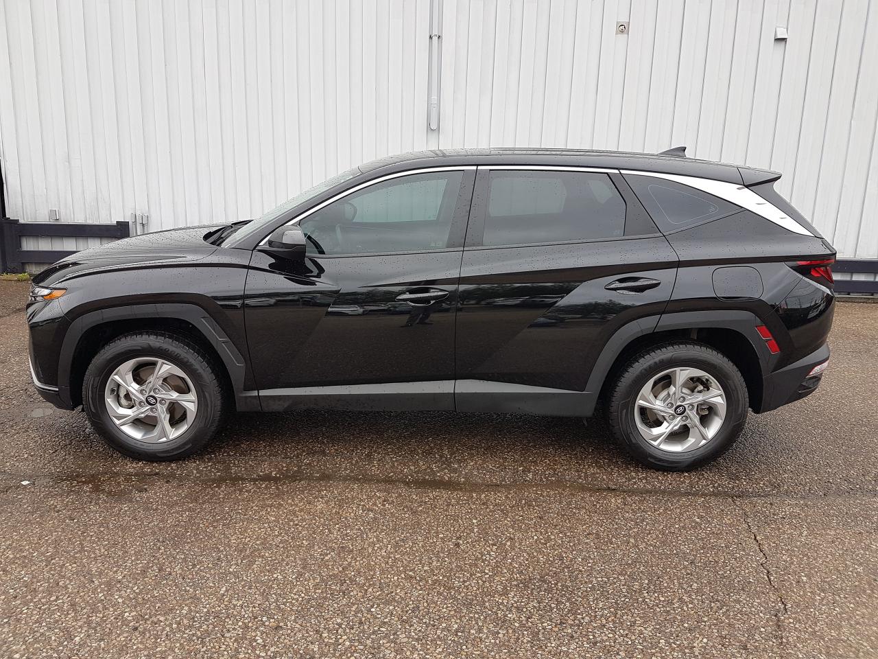 2023 Hyundai Tucson Essential AWD *HEATED SEATS* Photo