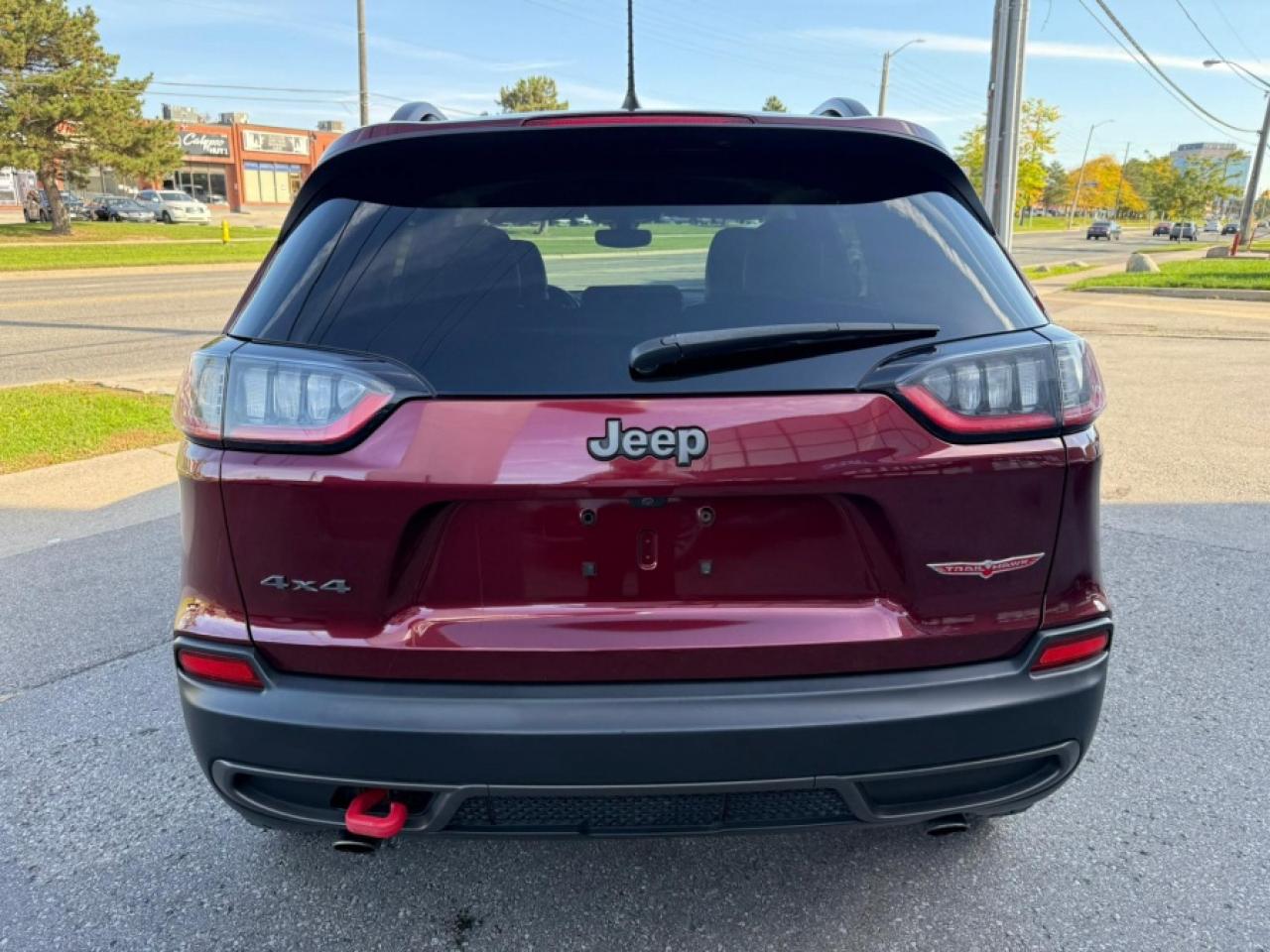 2019 Jeep Cherokee TRAILHAWK V6 4X4/ CLEAN CARFAX/ 2KEYS/ LEATHER/ RE - Photo #5