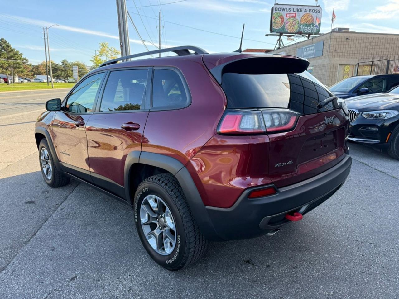2019 Jeep Cherokee TRAILHAWK V6 4X4/ CLEAN CARFAX/ 2KEYS/ LEATHER/ RE - Photo #6
