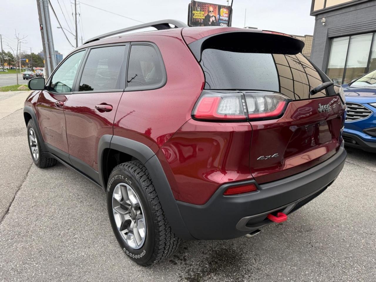 2019 Jeep Cherokee TRAILHAWK V6 4X4/ CLEAN CARFAX/ 2KEYS/ LEATHER/ RE Photo