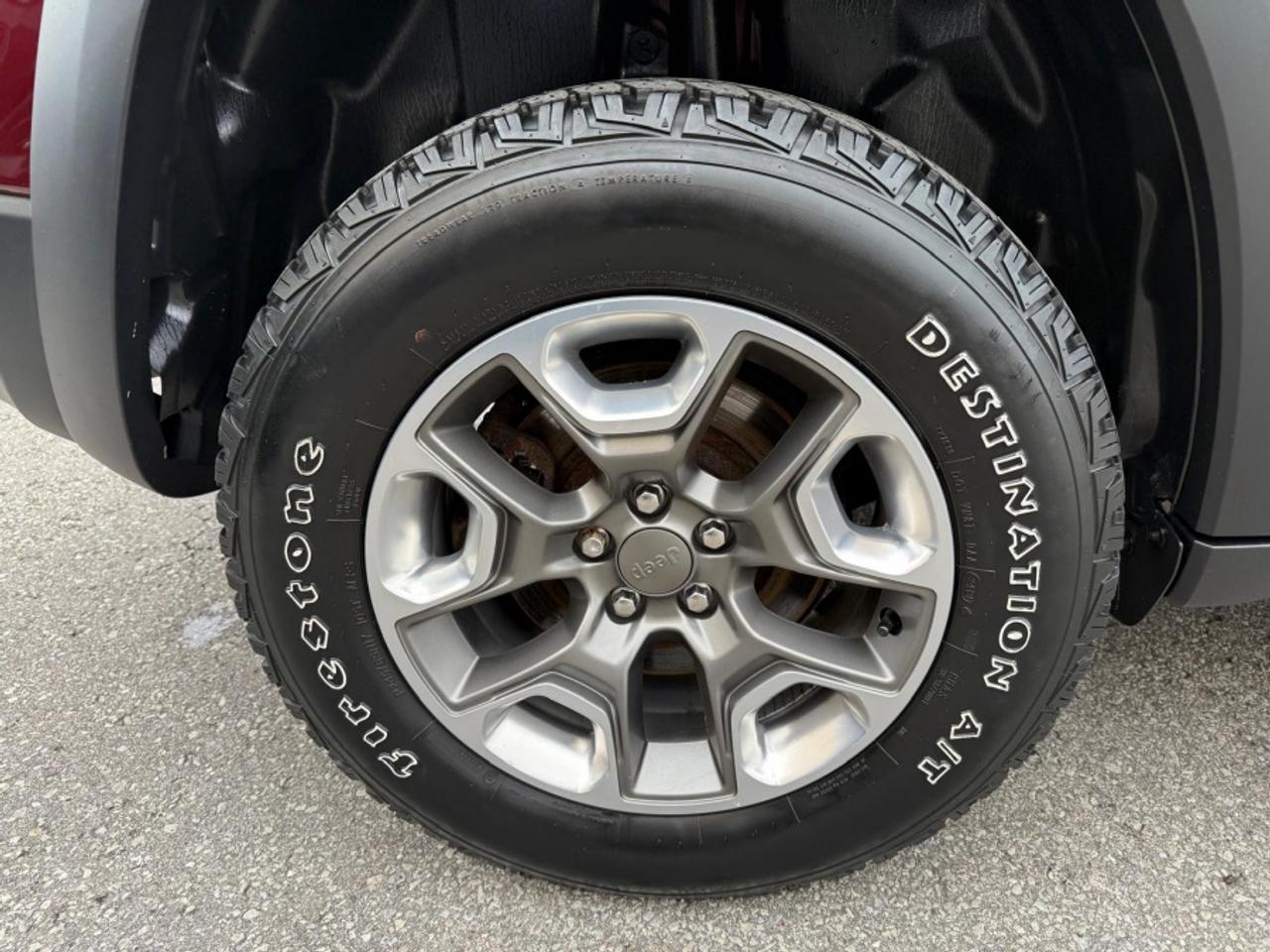 2019 Jeep Cherokee TRAILHAWK V6 4X4/ CLEAN CARFAX/ 2KEYS/ LEATHER/ RE Photo