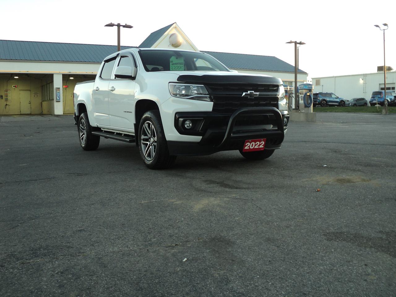 2022 Chevrolet Colorado WT CrewCab  2WD 3.6L6cyl 5ftBox BackUpCam - Photo #5
