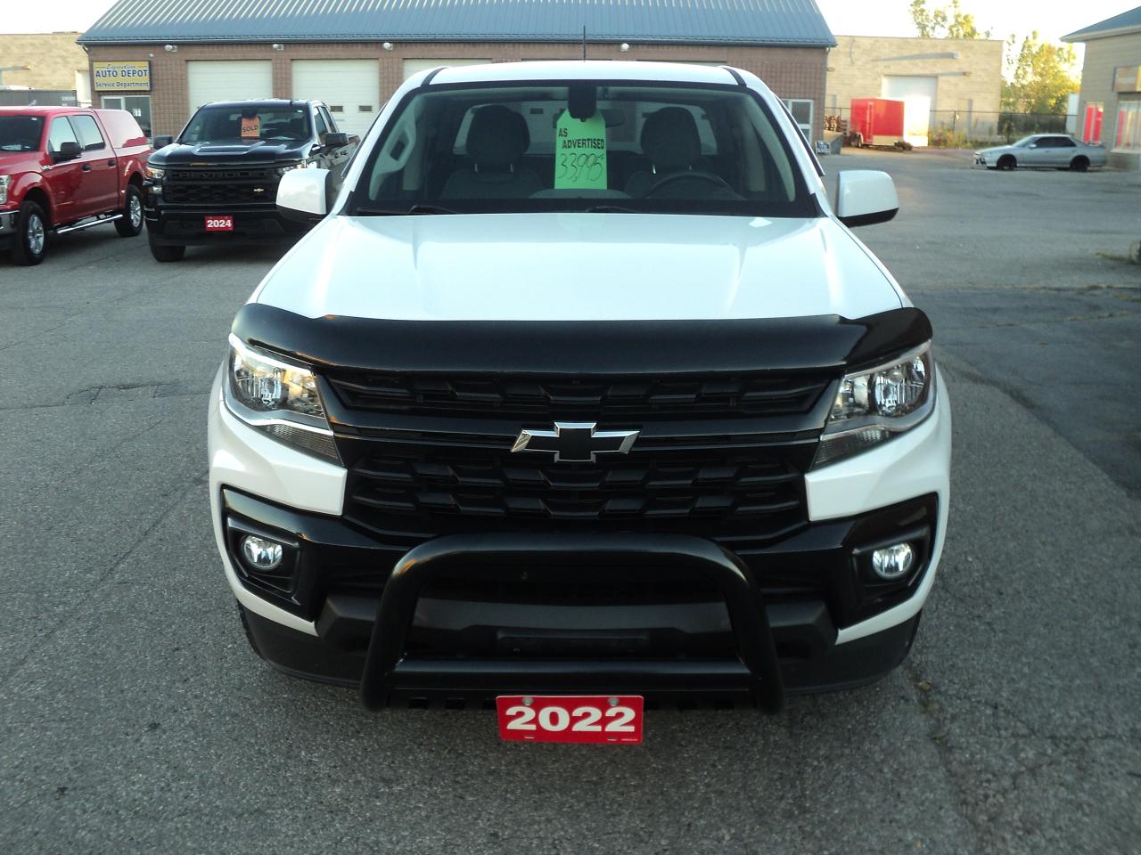 2022 Chevrolet Colorado WT CrewCab  2WD 3.6L6cyl 5ftBox BackUpCam - Photo #3