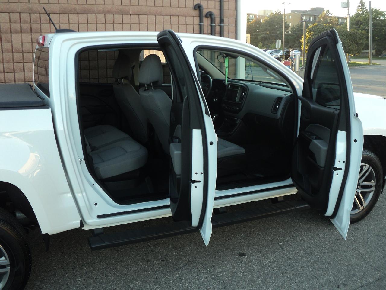 2022 Chevrolet Colorado WT CrewCab  2WD 3.6L6cyl 5ftBox BackUpCam - Photo #11