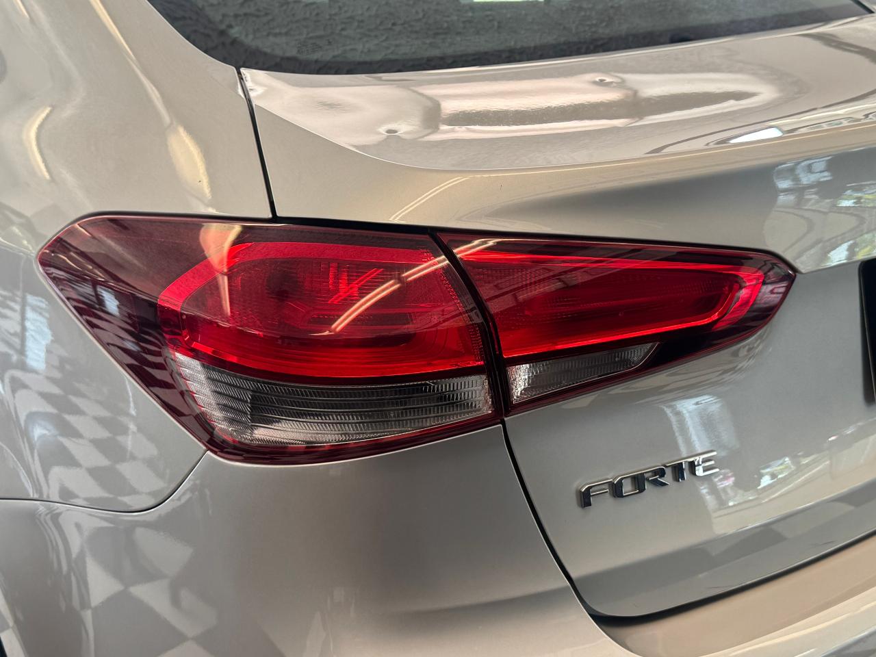 2018 Kia Forte LX+New Tires+Brakes+ApplePlay+A/C+CLEAN CARFAX Photo