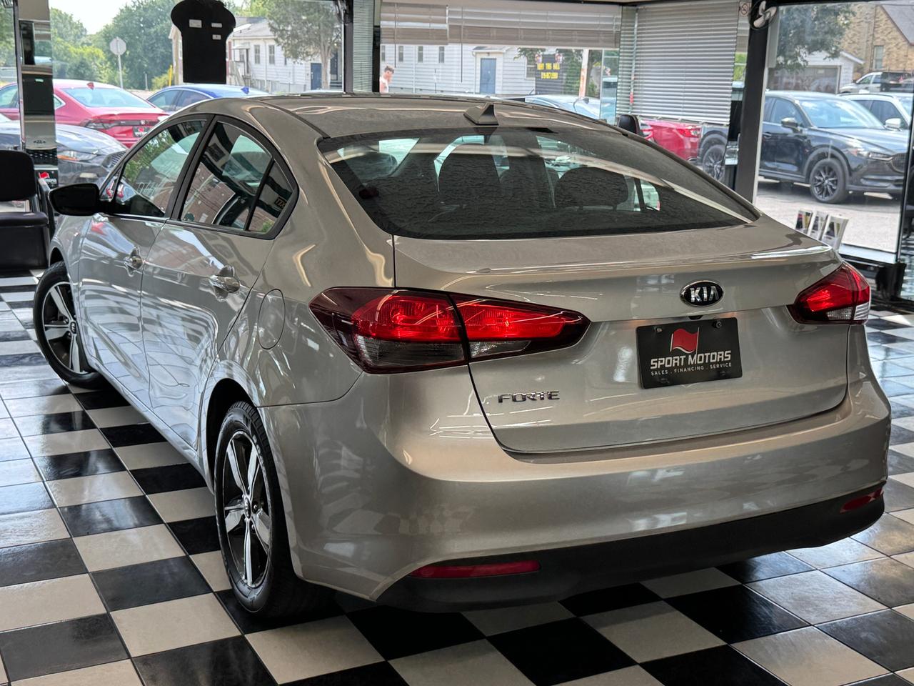 2018 Kia Forte LX+New Tires+Brakes+ApplePlay+A/C+CLEAN CARFAX Photo