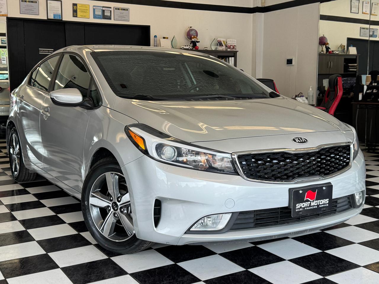 2018 Kia Forte LX+New Tires+Brakes+ApplePlay+A/C+CLEAN CARFAX Photo