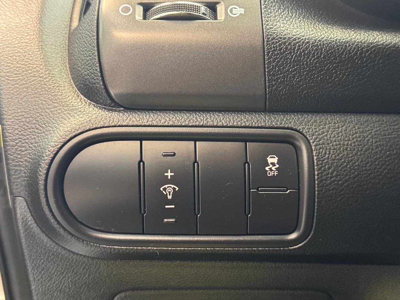 2018 Kia Forte LX+New Tires+Brakes+ApplePlay+A/C+CLEAN CARFAX Photo