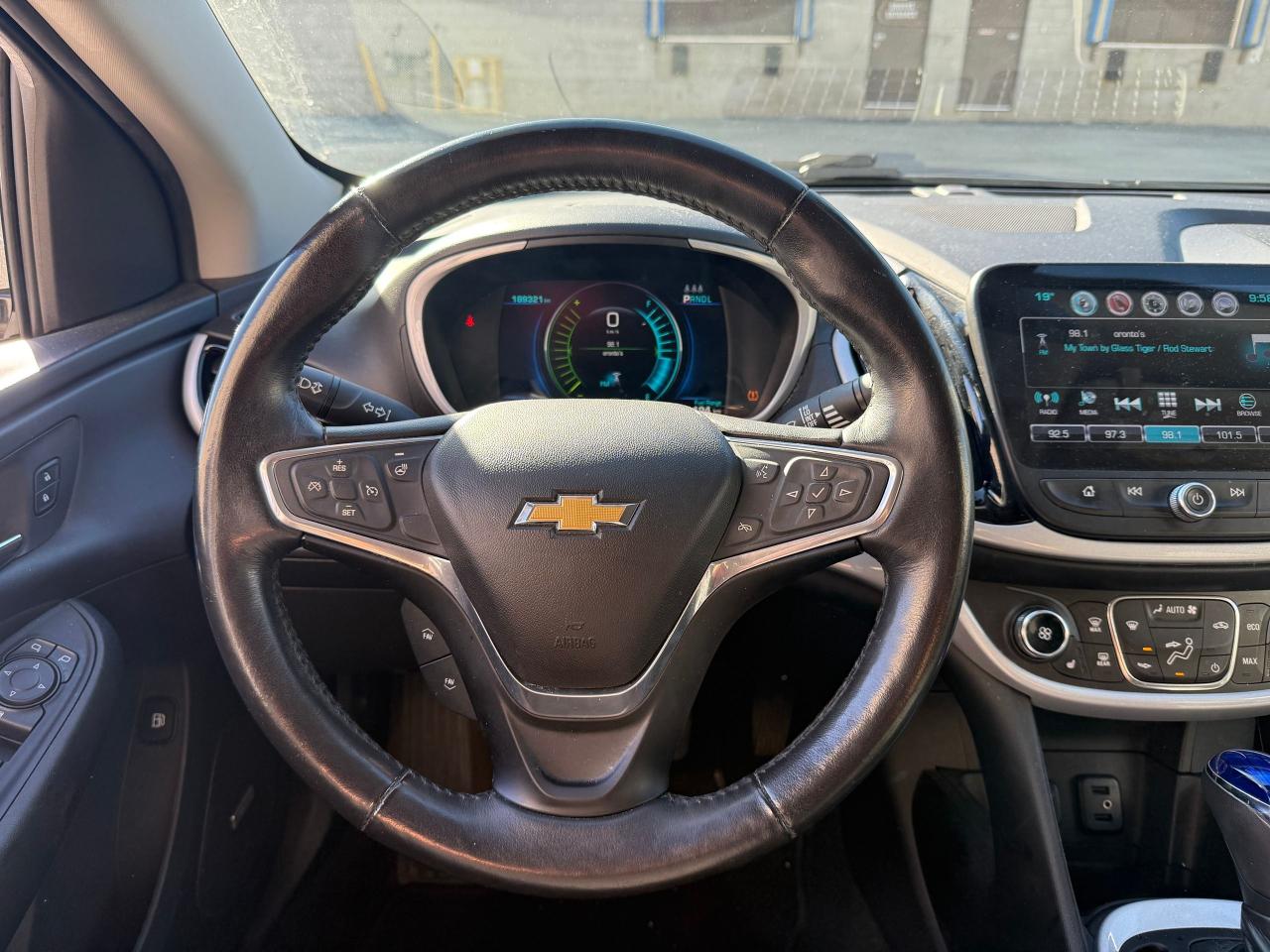 2016 Chevrolet Volt LT FWD HYBRID *SAFETY INCL*CLEAN CARFAX*FINANCING* - Photo #9