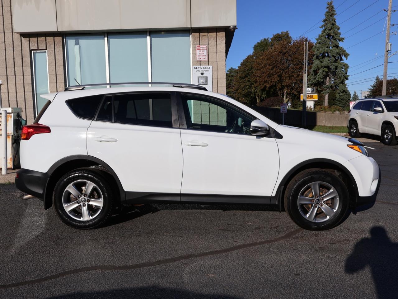 2015 Toyota RAV4 XLE AWD CERTIFIED *ACCIDENT FREE*TOYOTA MAINTAIN* CAMERA BLUETOOTH HEATED SEATS SUNROOF CRUISE ALLOYS - Photo #7