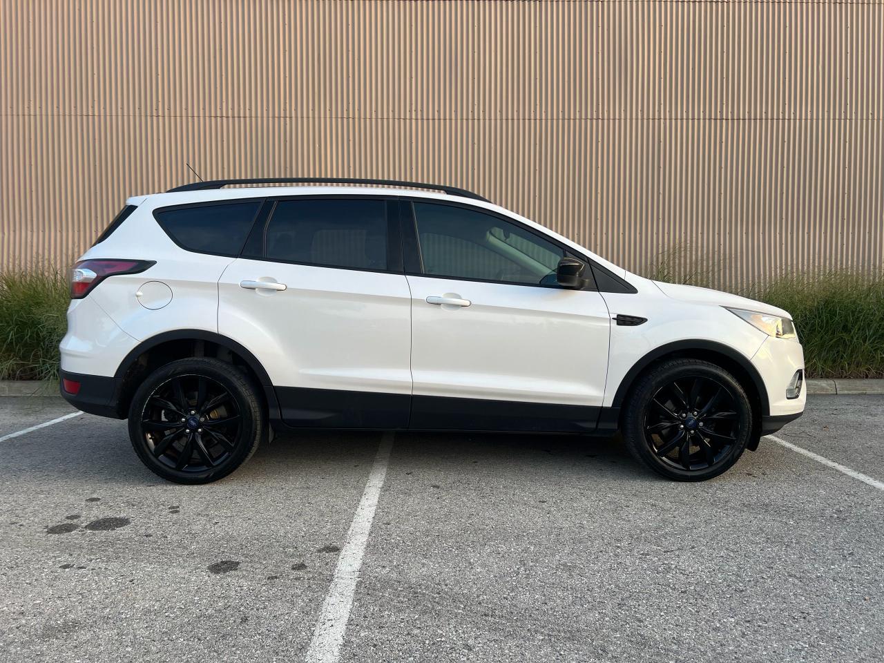 2017 Ford Escape SE - Photo #5