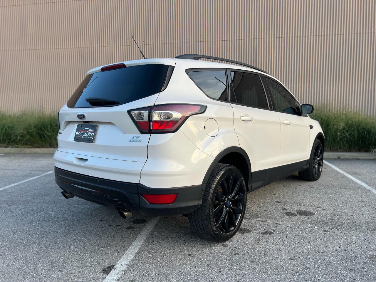 2017 Ford Escape SE - Photo #4