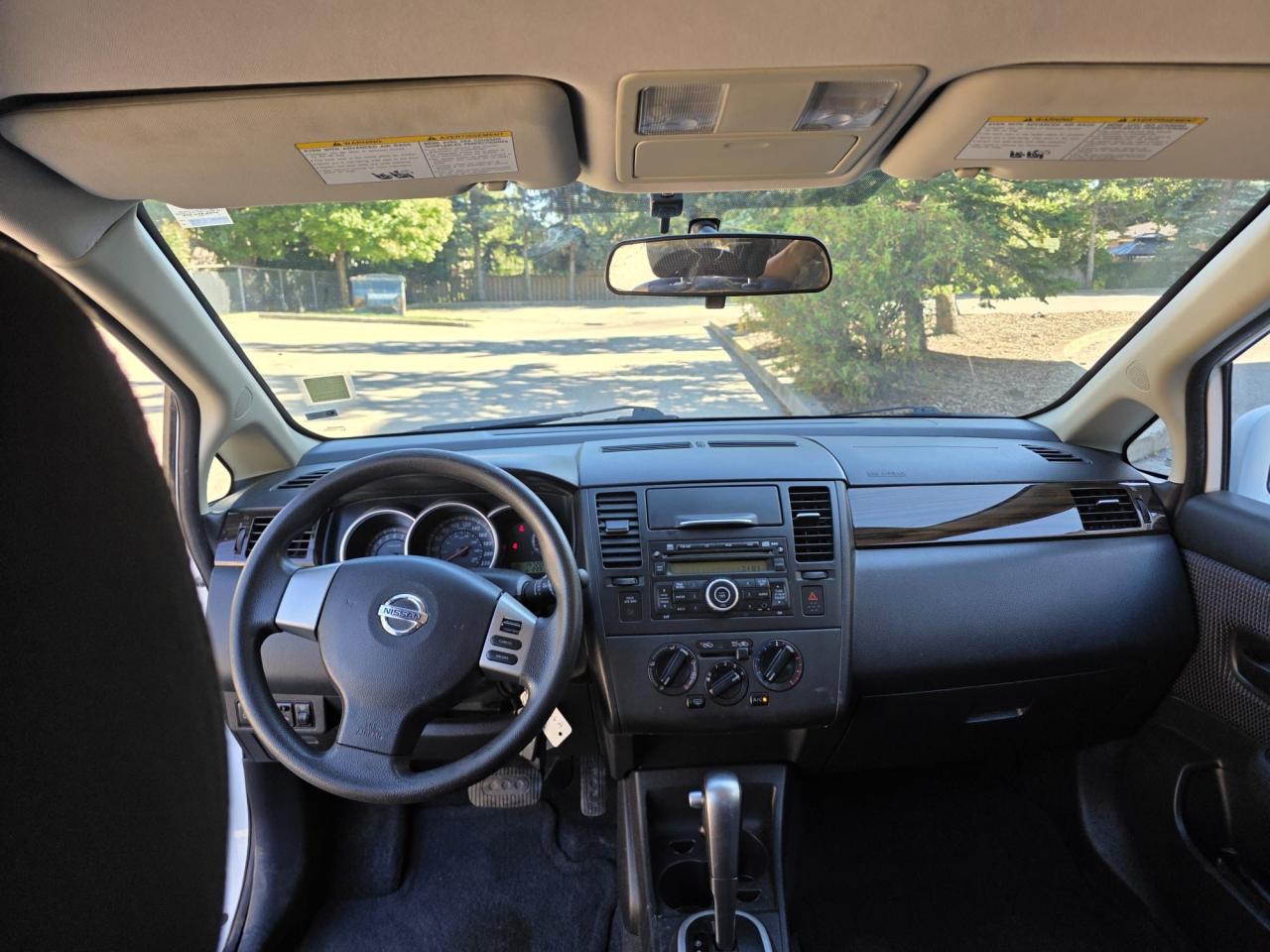 2010 Nissan Versa 1.8 SL - Photo #16