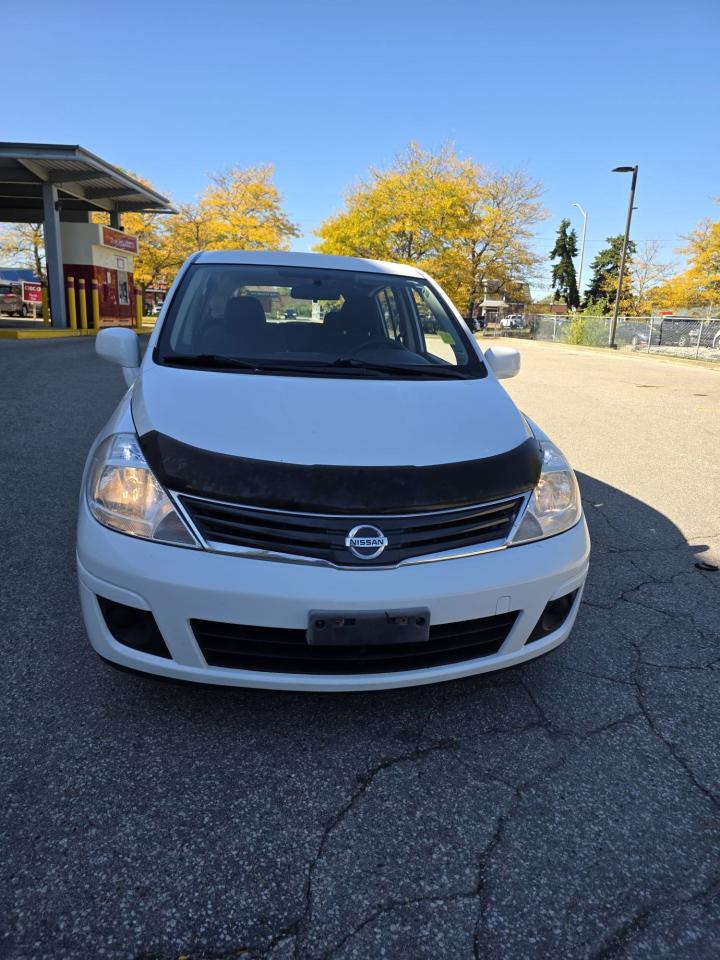 2010 Nissan Versa 1.8 SL - Photo #11
