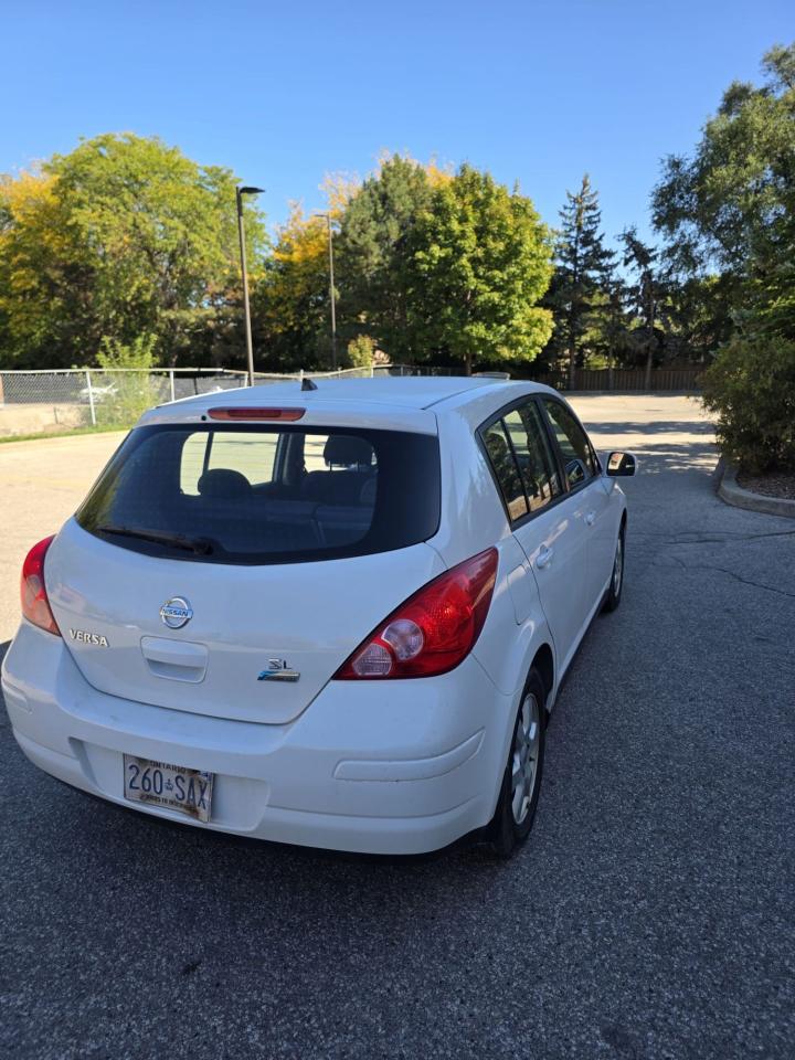 2010 Nissan Versa 1.8 SL - Photo #8