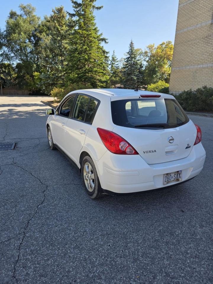 2010 Nissan Versa 1.8 SL - Photo #6