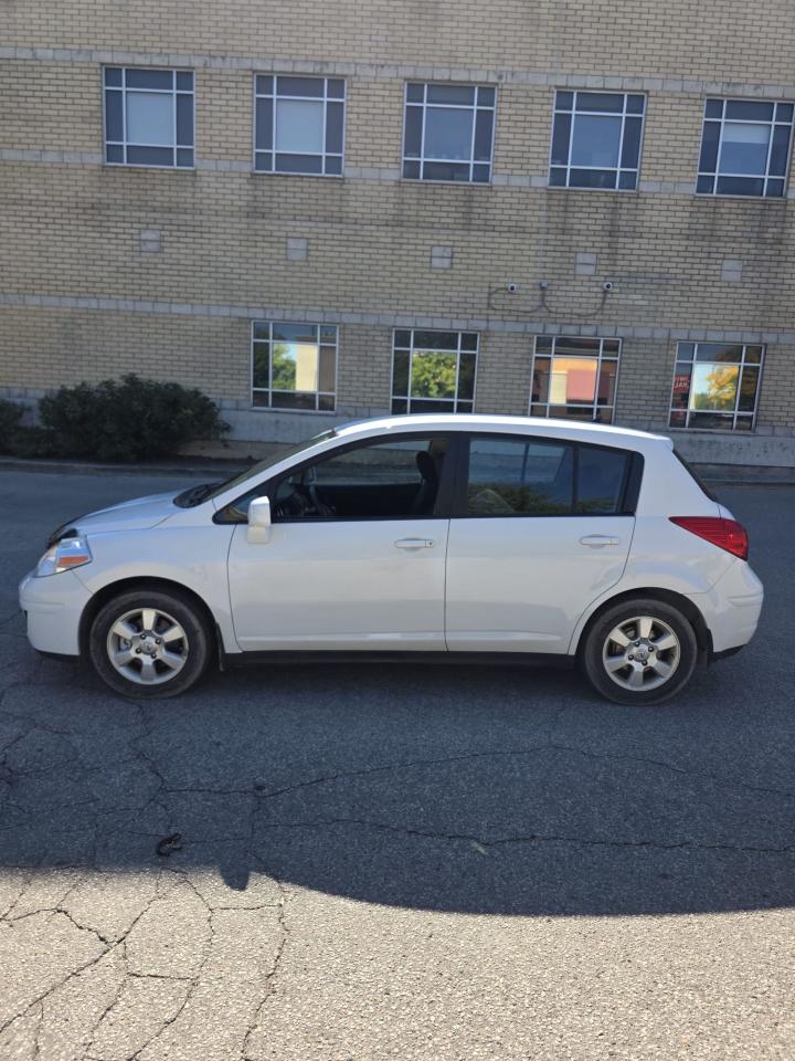 2010 Nissan Versa 1.8 SL - Photo #5