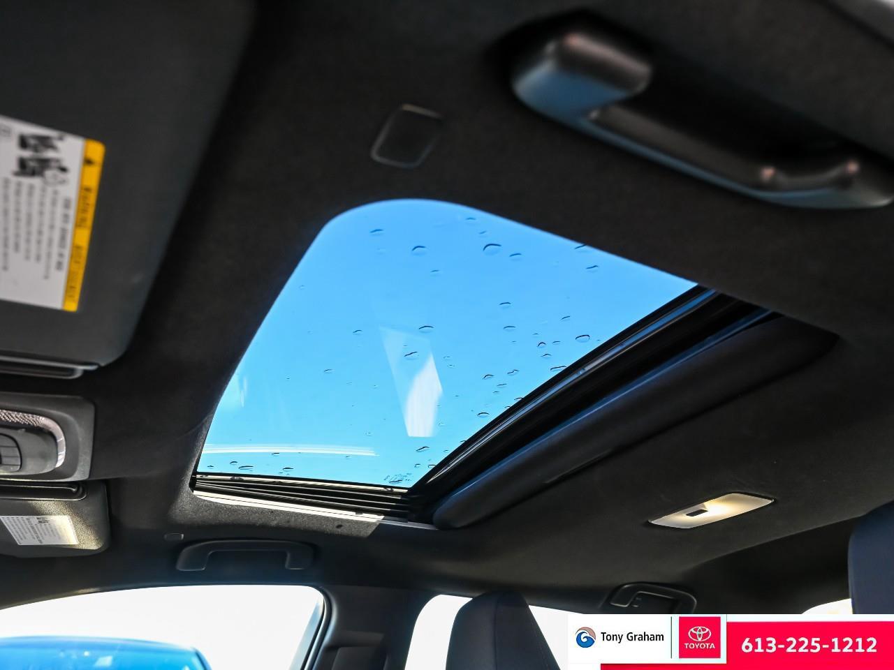 2024 Toyota Corolla Hybrid SE Photo