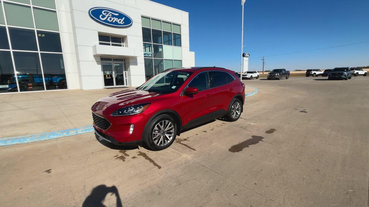 2022 Ford Escape Titanium AWD Photo3