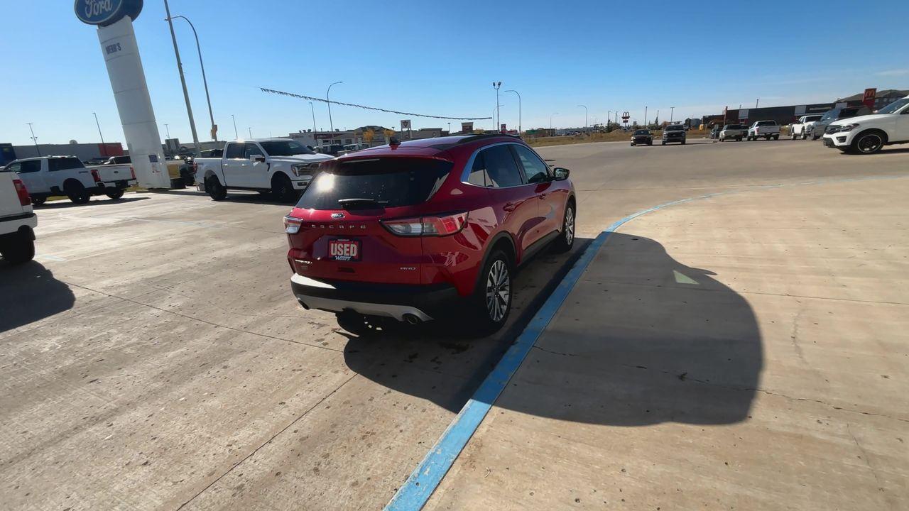 2022 Ford Escape Titanium AWD Photo5