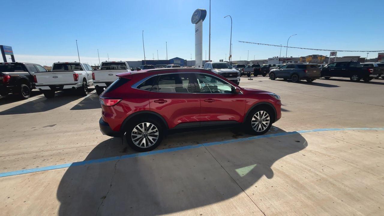 2022 Ford Escape Titanium AWD Photo5