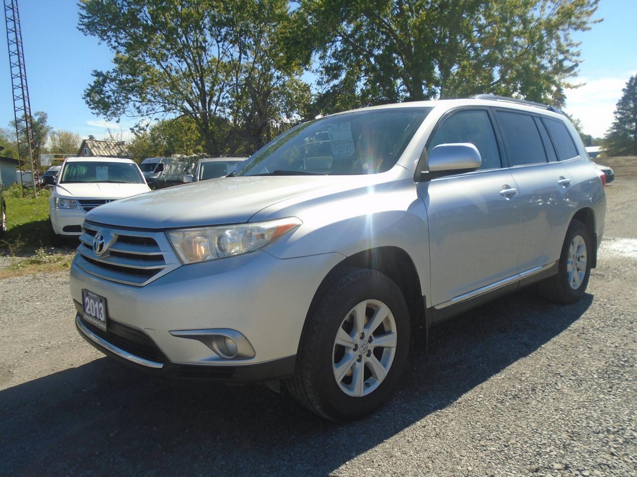 Used 2013 Toyota Highlander 4WD 7 PASS. 4dr for sale in Fenwick, ON