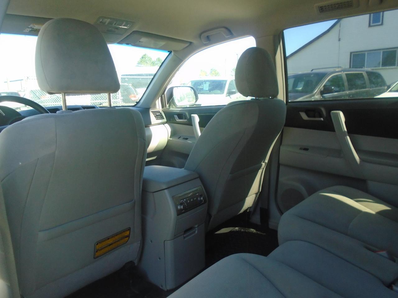 2013 Toyota Highlander 4WD 7 PASS. 4dr - Photo #21