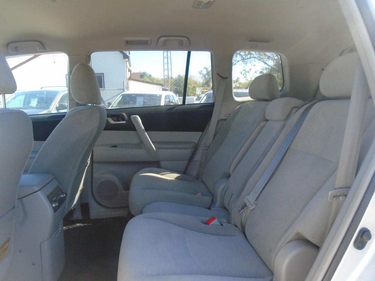 2013 Toyota Highlander 4WD 7 PASS. 4dr - Photo #25