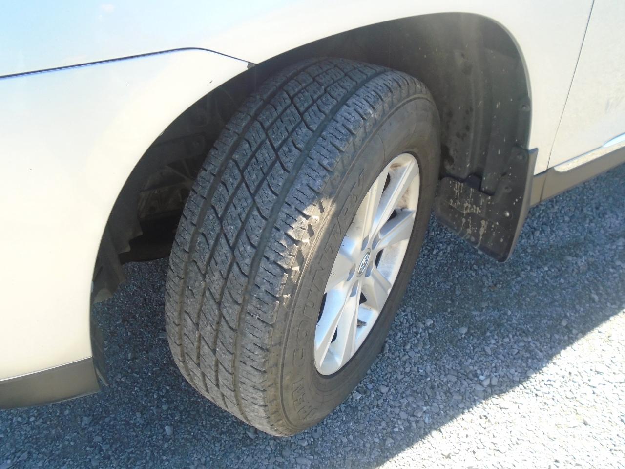 2013 Toyota Highlander 4WD 7 PASS. 4dr - Photo #31