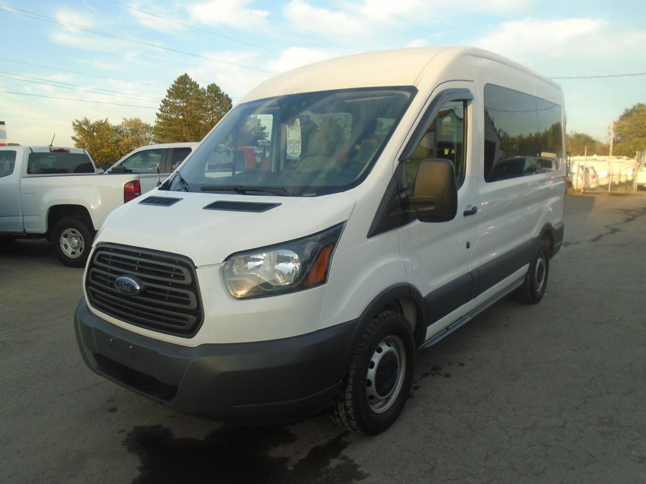 Used 2018 Ford Transit Passenger Wagon Passenger van mid roof for sale in Fenwick, ON