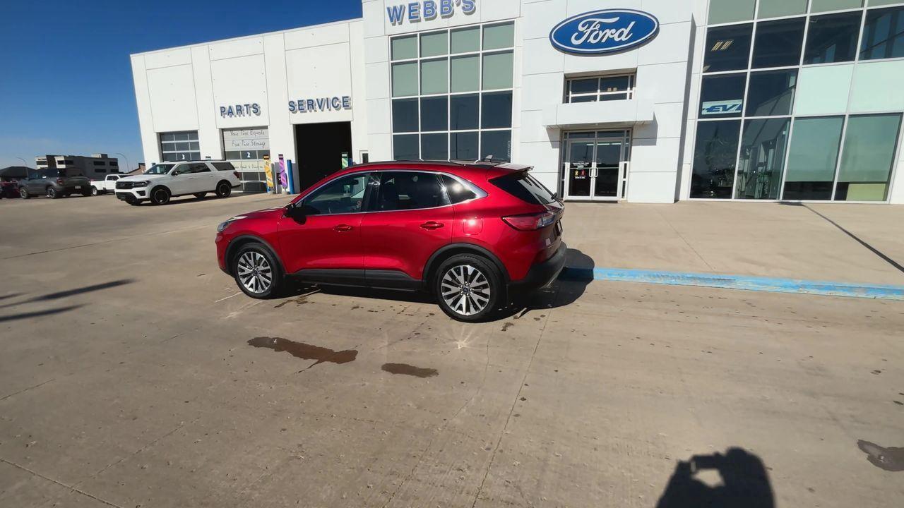 2022 Ford Escape Titanium AWD Photo5